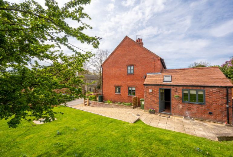 Off Piste Cottage Thumbnail Image