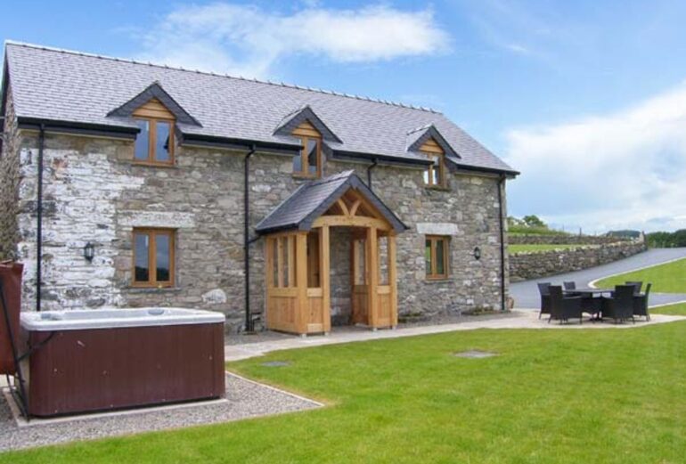 Tyn Y Celyn Canol Thumbnail Image