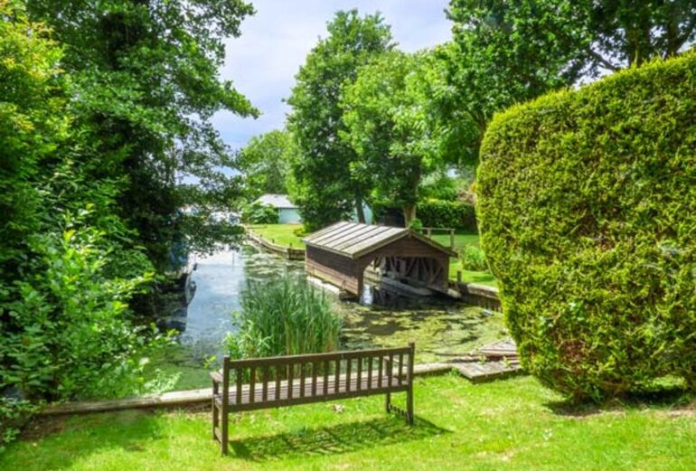 Swan Dyke Cottage Thumbnail Image