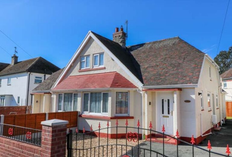 Maesdu Cottage Thumbnail Image