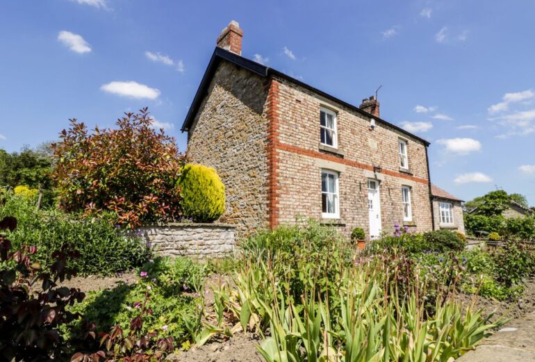 Auburn House Thumbnail Image