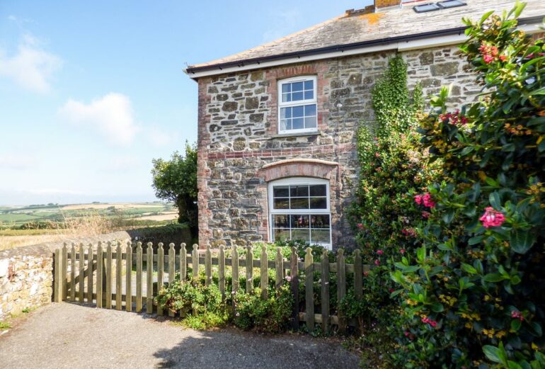 2 Menefreda Cottages Thumbnail Image