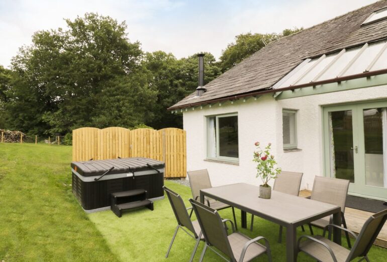 Yew – Woodland Cottages Thumbnail Image