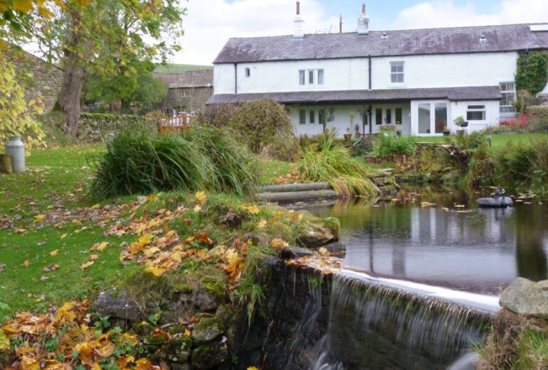 Saetr Cottage Thumbnail Image