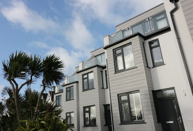 Fistral Breeze Thumbnail Image