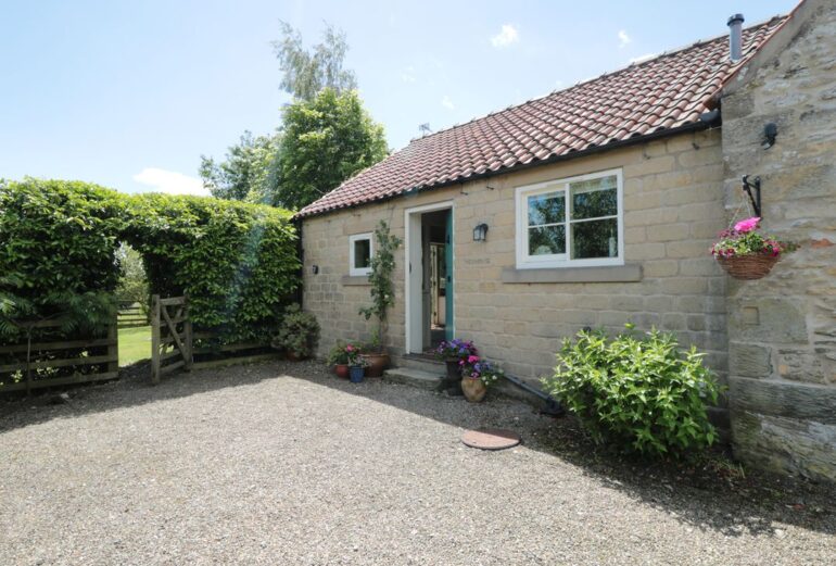 Henhouse Cottage Thumbnail Image