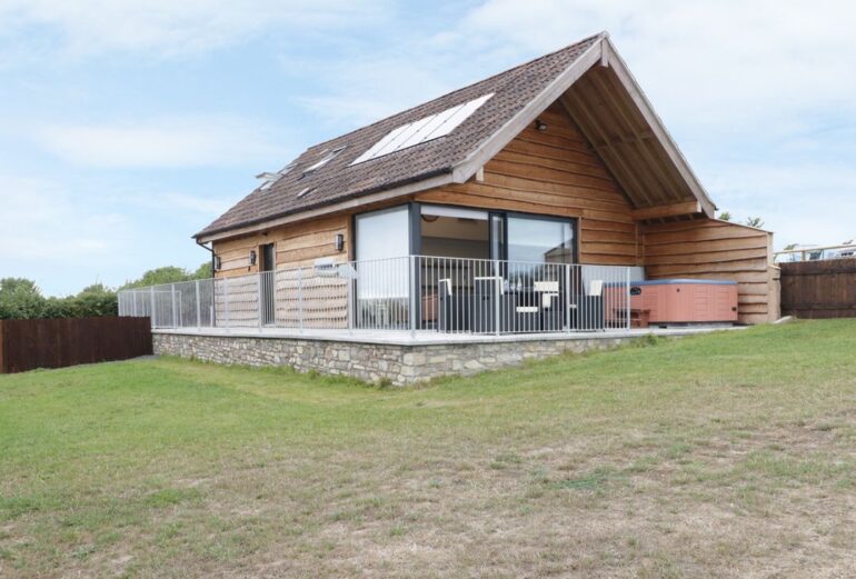 Swan Lodge Castle Farm Thumbnail Image