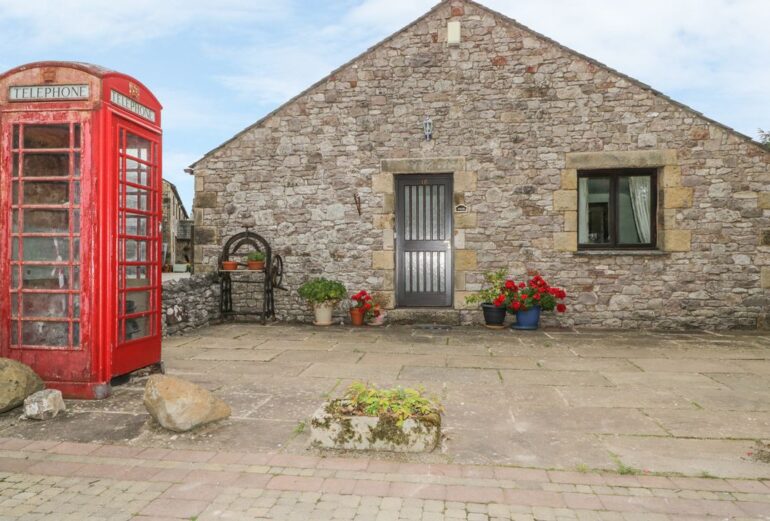 Pond End Cottage Thumbnail Image