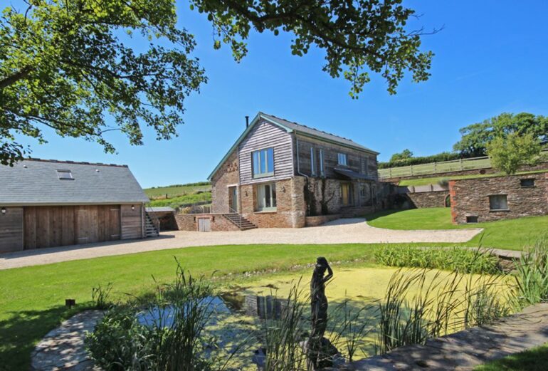 Higher Hill Barn Thumbnail Image