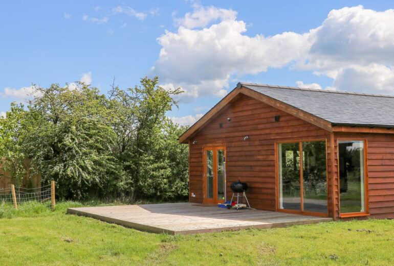Oak Lodge Thumbnail Image