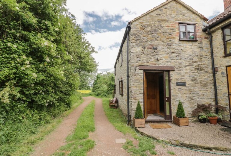 Cottage on the Common Thumbnail Image