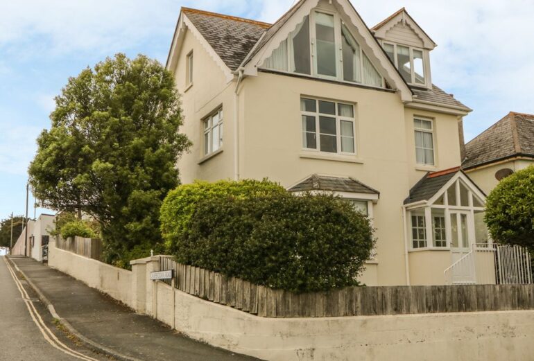 Marine Cottage Thumbnail Image