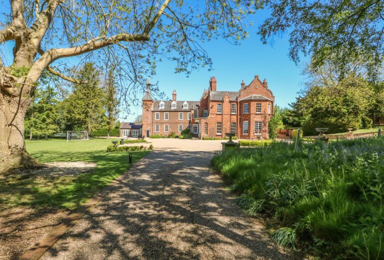 Teulons Hall Thumbnail Image
