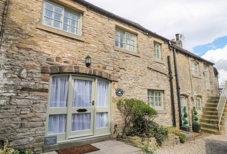 White Swan Cottage Thumbnail Image