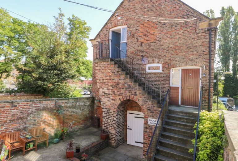 2 Rodgers Mews Thumbnail Image