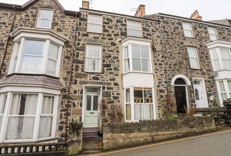 Isallt – Pwllheli Thumbnail Image