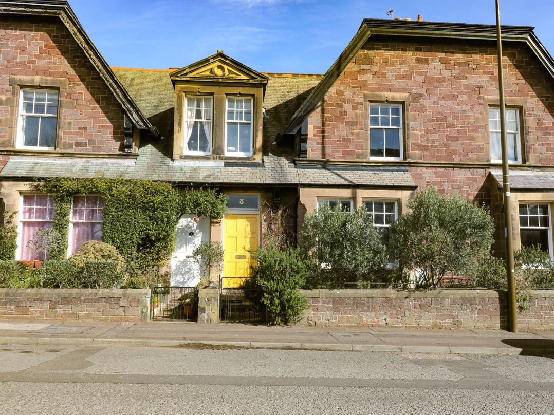 8 Bowmont Terrace in Dunbar, East Lothian Cottages & Lodges