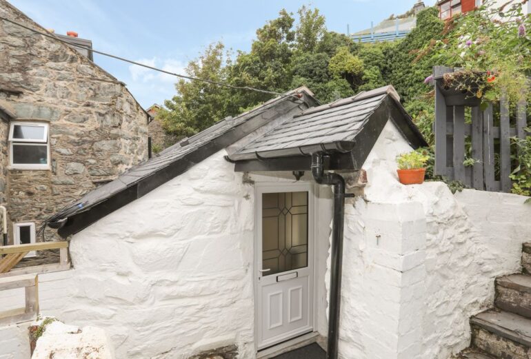 Glan Meon Cottage Thumbnail Image