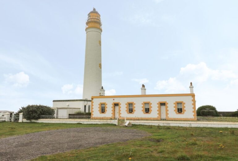 Barns Ness Lighthouse Cottage Thumbnail Image
