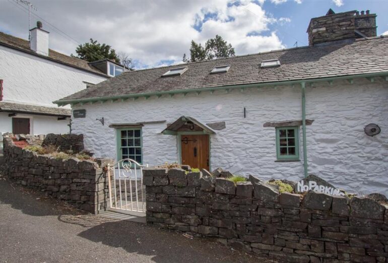 Lowfold Cottage Thumbnail Image
