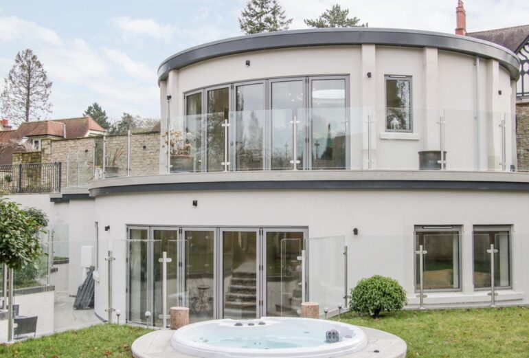Round House Thumbnail Image