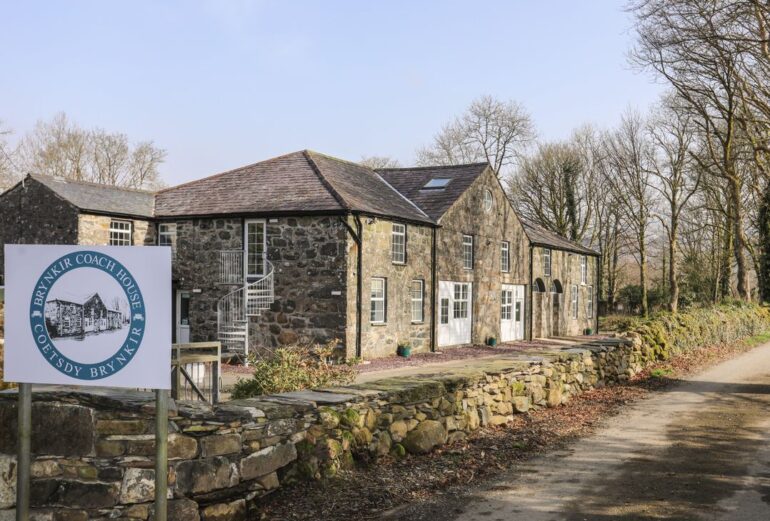 Brynkir Coach House Thumbnail Image