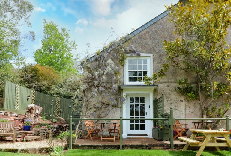 Wisteria Cottage Thumbnail Image
