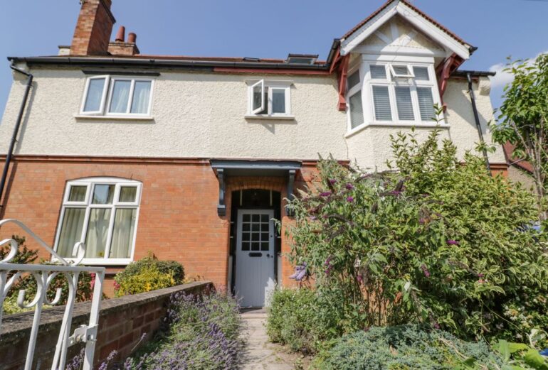 Summer House on Albany Road Thumbnail Image