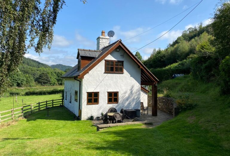 Tan Y Garth Cottage Thumbnail Image