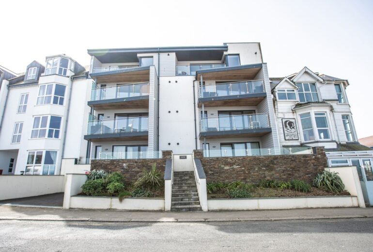 Onshore 6 – Newquay Towan Beach View Thumbnail Image