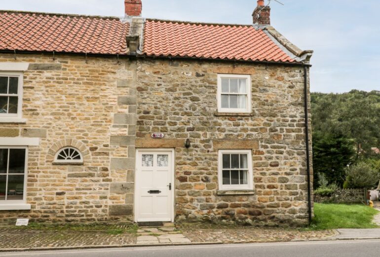 Hollyside Cottage Thumbnail Image