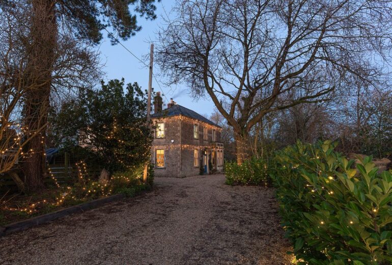 Vallis Oak Villa Thumbnail Image