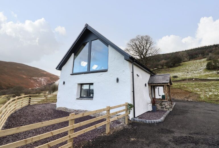 Tyn Llwyn Barn Thumbnail Image