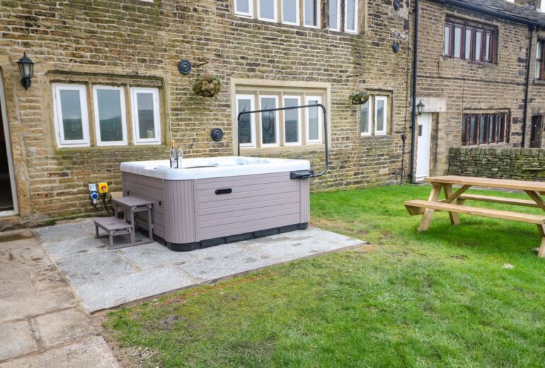 Upper House Farm Cottage (Saddleworth) Thumbnail Image