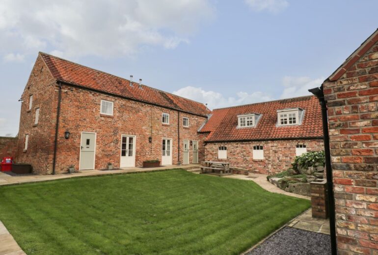 Darling Cottage 2-bed Thumbnail Image