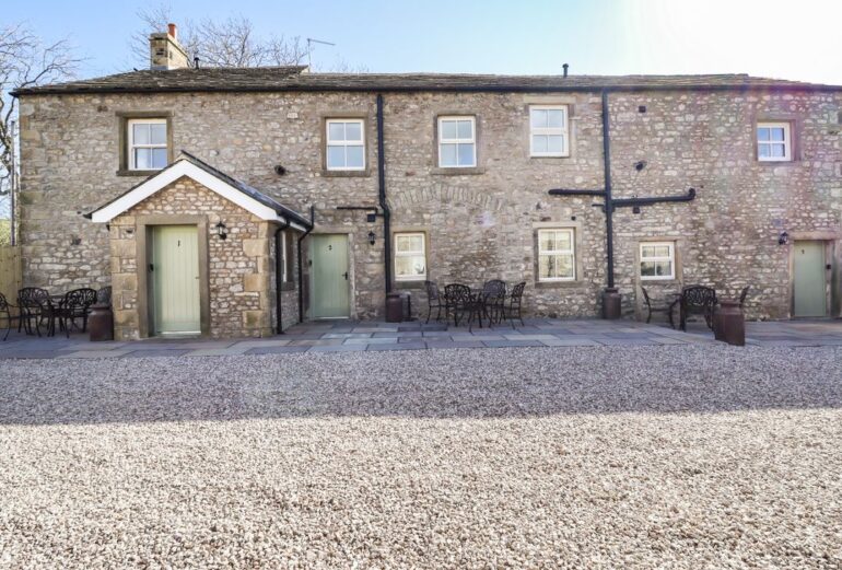 3 Hull House Cottage Thumbnail Image