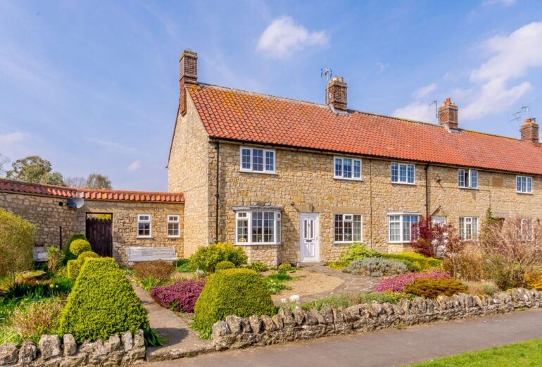 Ivy Cottage Thumbnail Image
