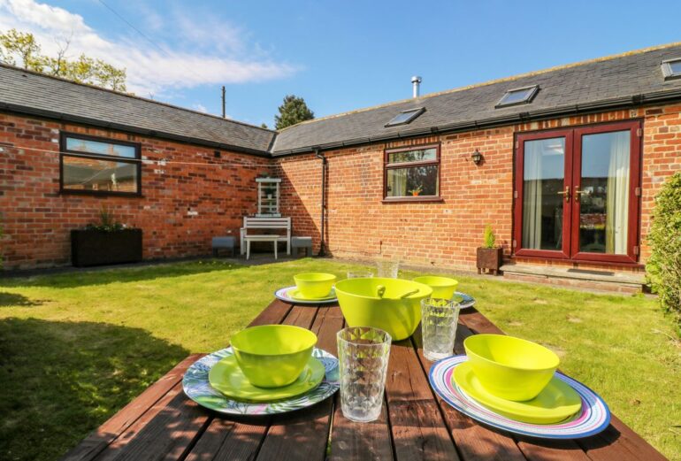 1 Pines Farm Cottages Thumbnail Image