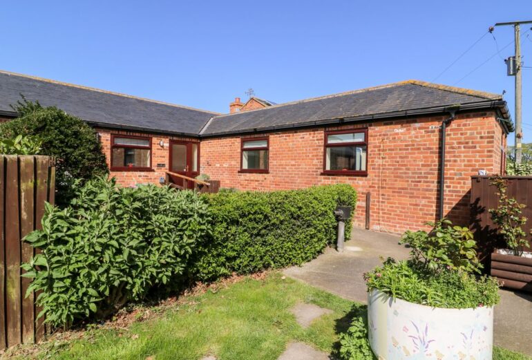 2 Pines Farm Cottages Thumbnail Image
