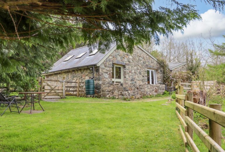 Owl Cottage Thumbnail Image
