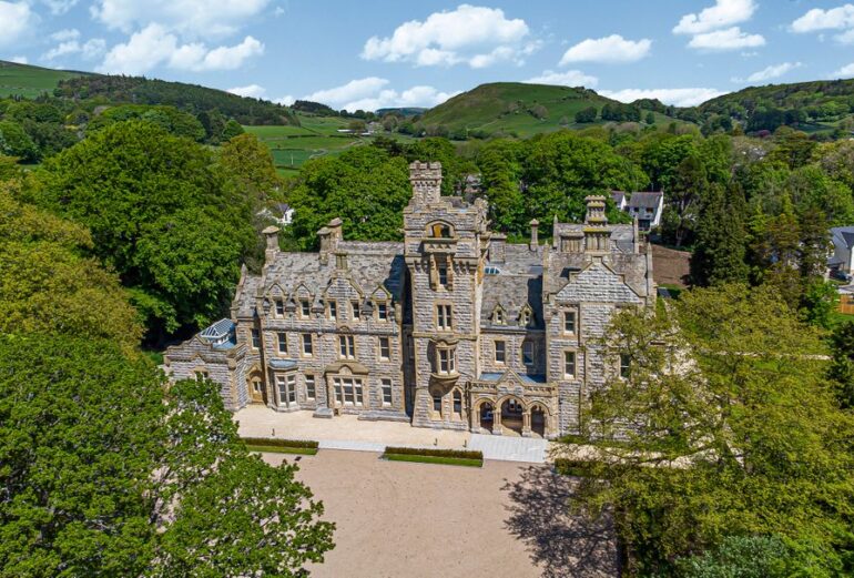 The Wilfred Suite Stone Cross Mansion Thumbnail Image