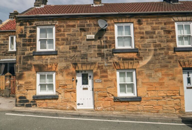 Holly Berry Cottage Thumbnail Image