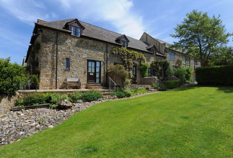 Wisteria Cottage Thumbnail Image