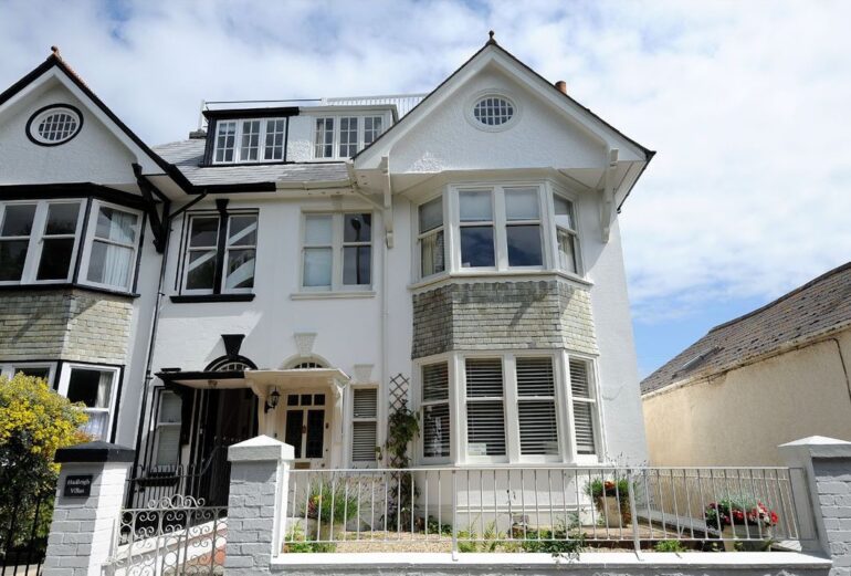 2 Hadleigh Villas Thumbnail Image