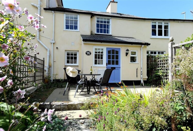 Half Moon Cottage Thumbnail Image