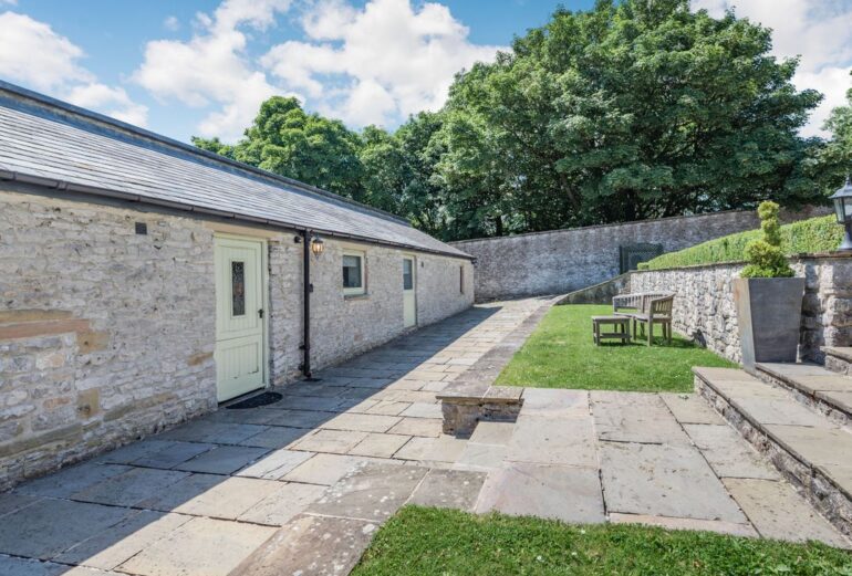 Top Spot Cottage Thumbnail Image