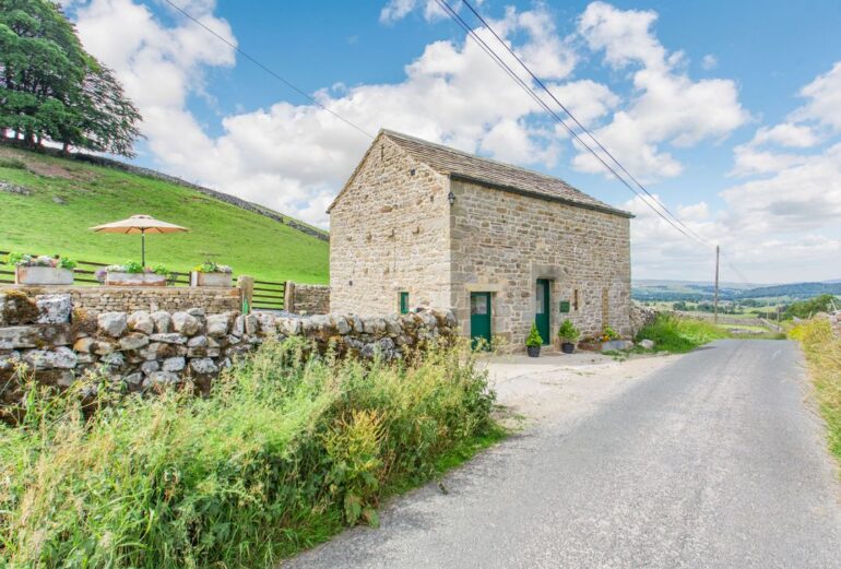 Pogles Wood Cottage Thumbnail Image