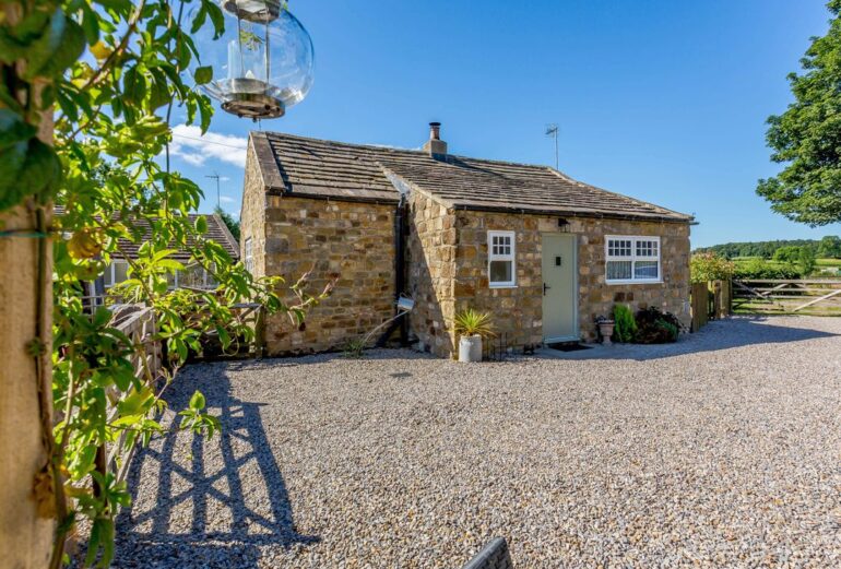 Ivy Cottage Thumbnail Image