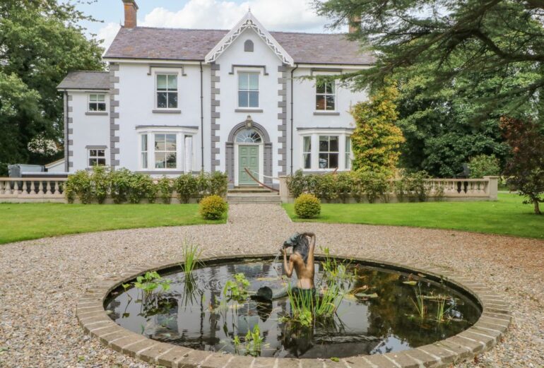 Plas Cerrig Hall, Crossways Road Thumbnail Image